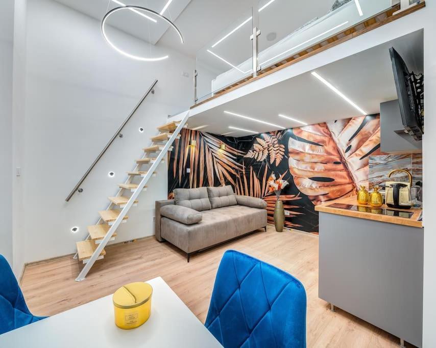 Loft 8 - Cozy Stylish With Parking Apartment *